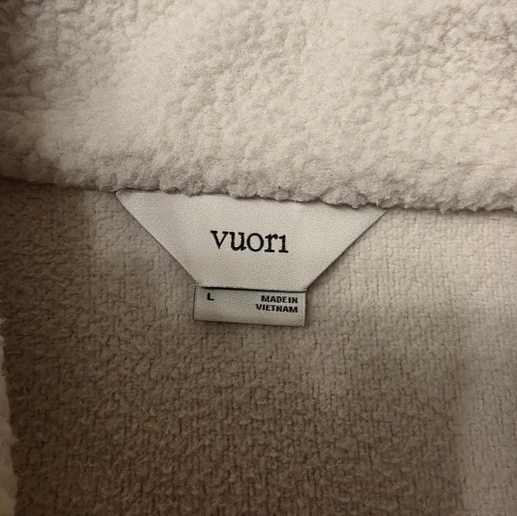 Vuori - (Bone) Fleece Cropped Vest Size Large - Picture 5 of 10